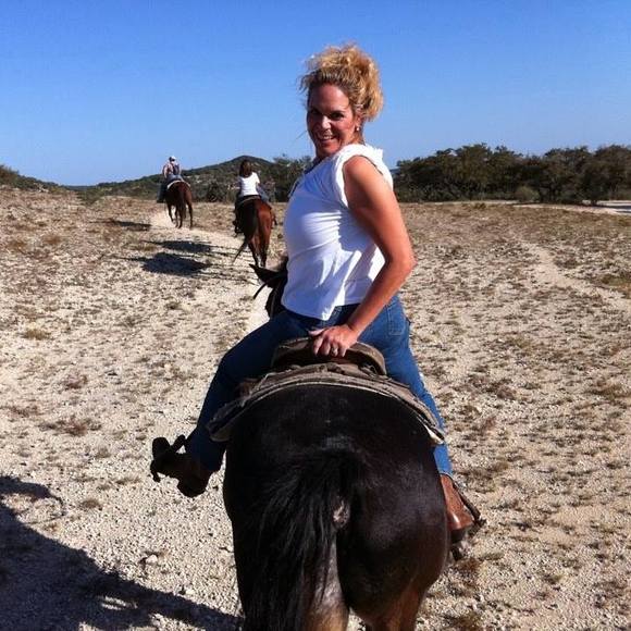 Meet your Posher, Dana - Picture 1 of 1